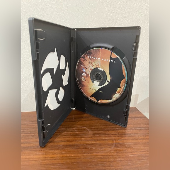 Batman Begins - Warner Bros. - Picture 3 of 3